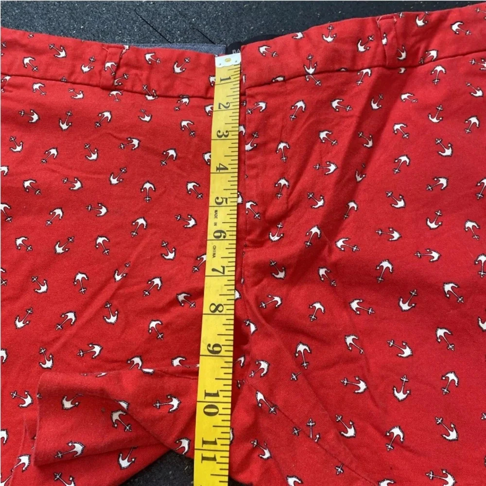 Banana republic Shorts Womens size 10 red with white anchor  5” Inseam Nice Cond - Picture 6 of 10